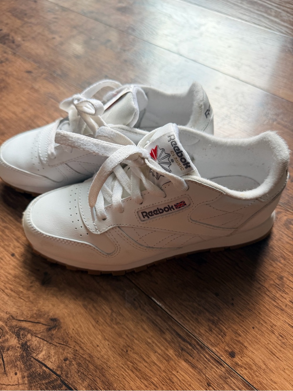 Reebok Classic Leather Kids Size 2 White Gum Sneakers Retro Shoes V69622